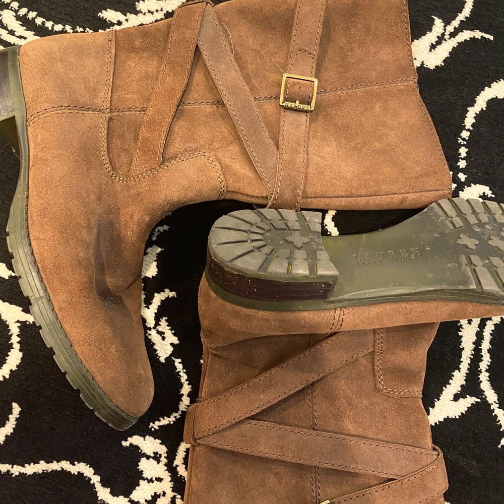 Brown buckle boots